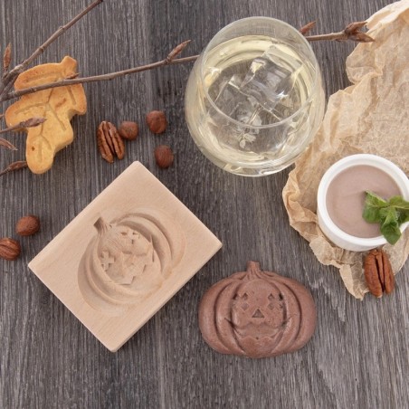 Puidust küpsiselõikur Halloweeni kõrvits 10x8 cm