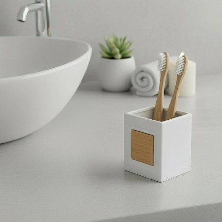 Valge puidust dolomiidist vannitoakruus