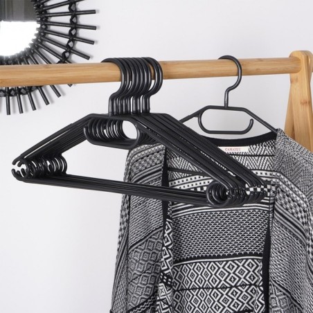 Mustad pöörlevad riidepuud 10 tk.