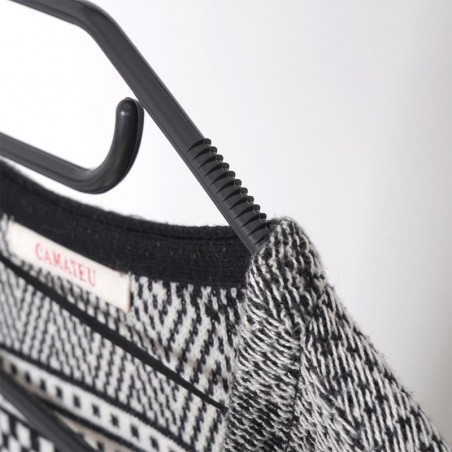 Mustad pöörlevad riidepuud 10 tk. | FreshDesign.ee