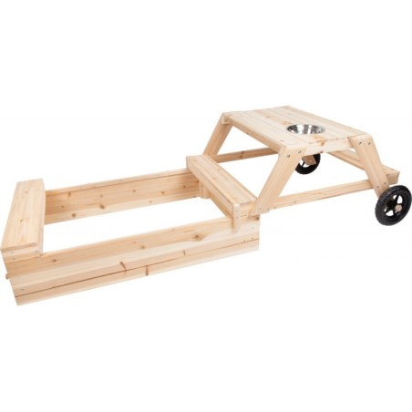 Liivakast istumisnurga ja mudalauaga