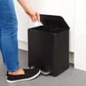 Pedaaliga prügikast, teras, must MUST 20 liitrit | FreshDesign.ee